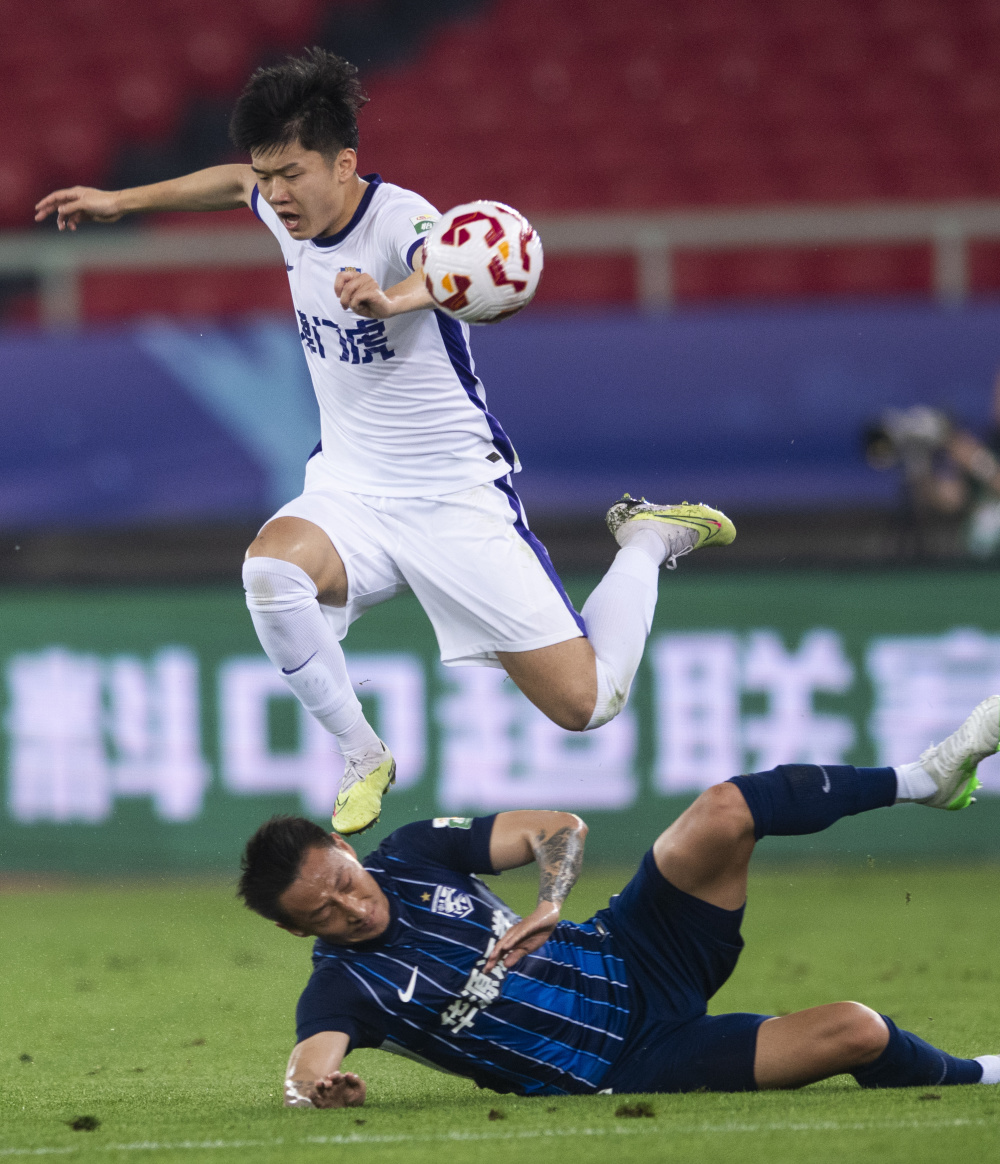 充满自信和 充满自信和